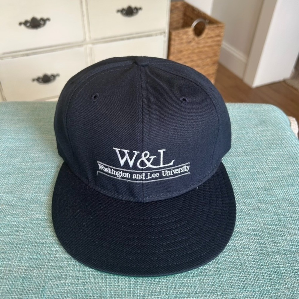 Vintage Washington and‎ Lee University Classic Sportswear Blue Snapback Cap Hat